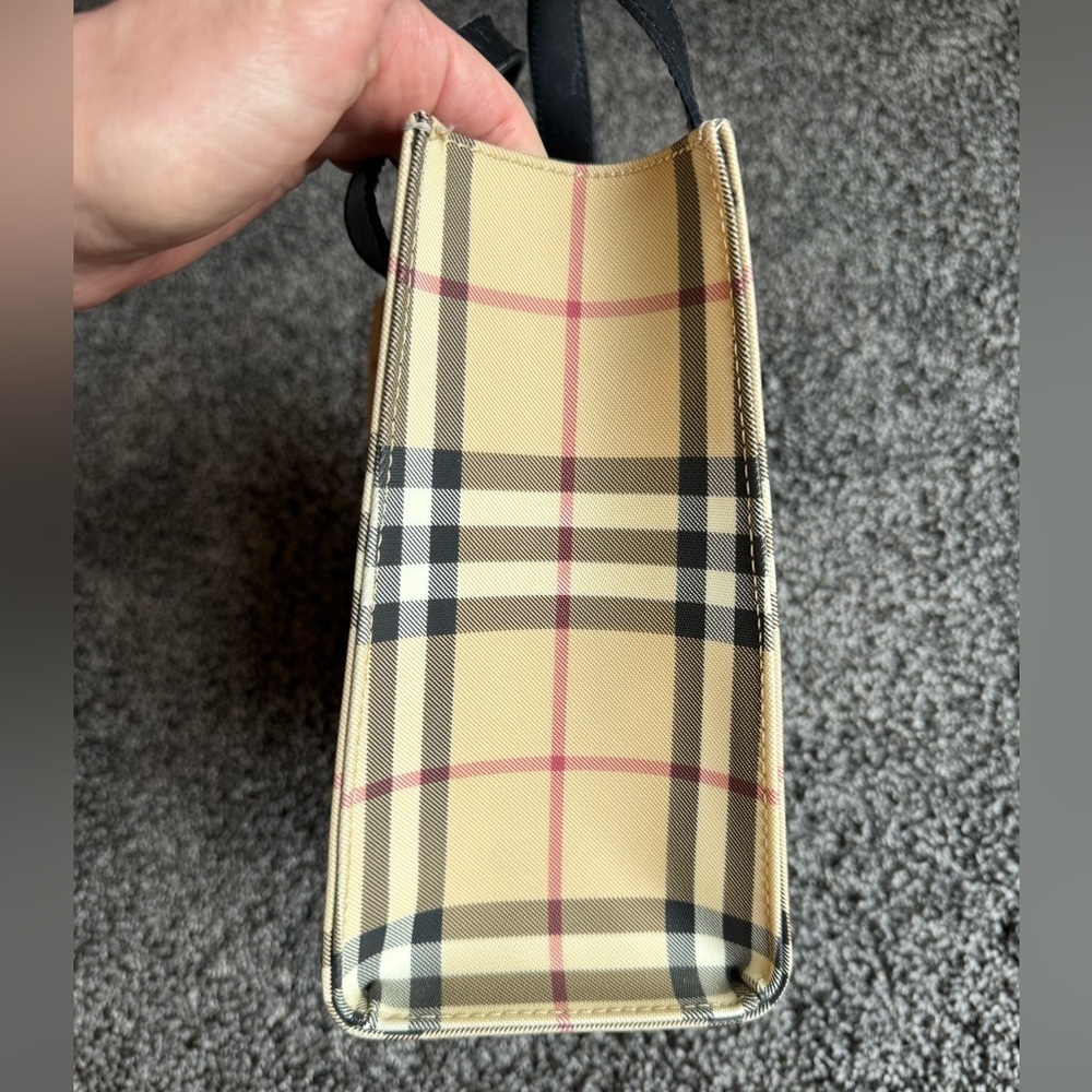 Burberry vintage small tote - Picture 8 of 14
